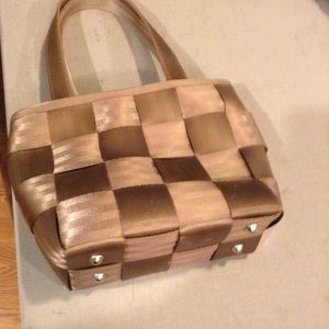 Seatbelt handbag